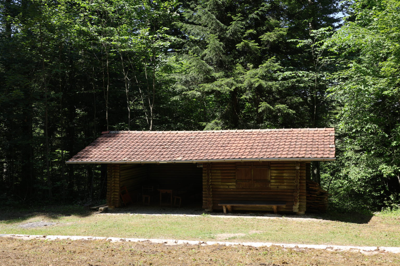 Cabane des Vieux-Ponts